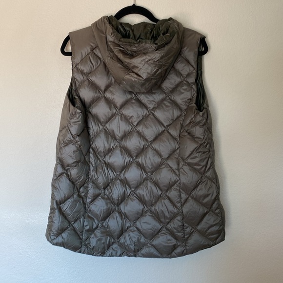 Gerry reversible green camo vest packable EUC women’s large extra large - Picture 5 of 6